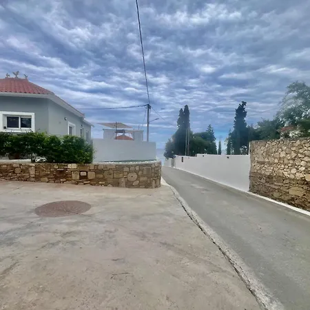 Anatoli Deluxe House *