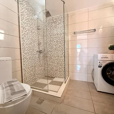 Anatoli Deluxe House Apartman Amúdi